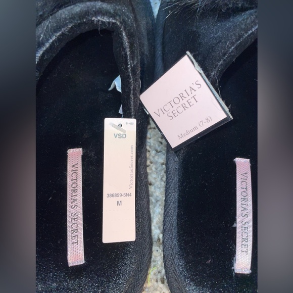 NWT VS slippers - Picture 2 of 2